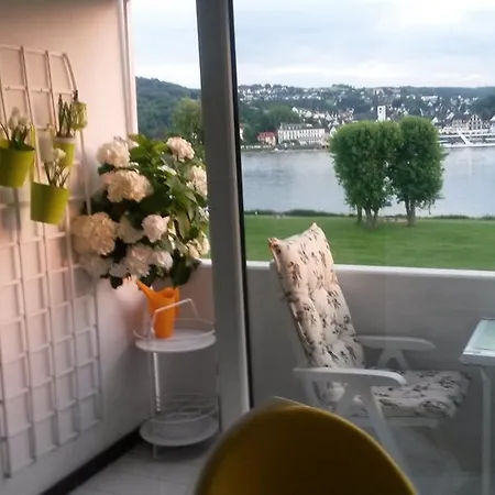 Mit Top- Rheinblick